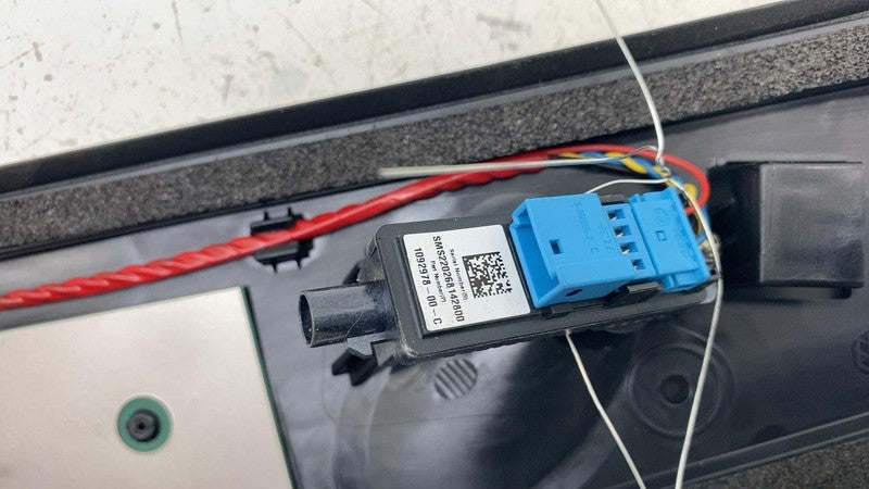 1100437-00-E ⭕ 2017-2023 Tesla Model 3 Left B-Pillar Applique Glass Trim Molding 1100437-00-E