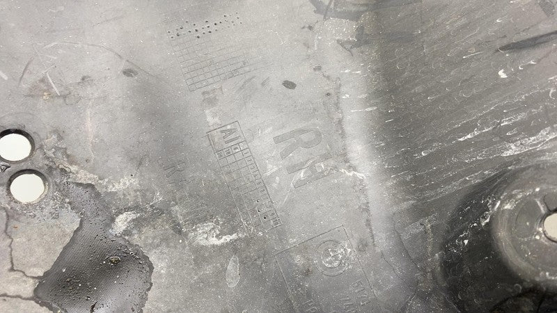 74850613 2018-2020 BMW 530E Front Passengrer Right Inner Fender Liner Splash Guard Shield