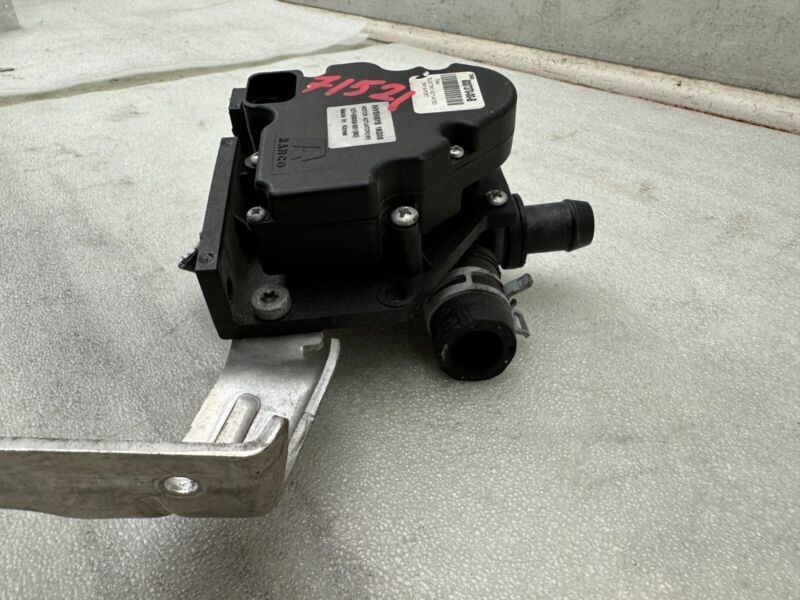 600737000B 2012-2020 Tesla Model S Coolant Pump Cooling Valve Actuator 4-Way 6007370-00-B