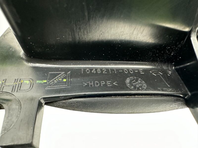 104621100E 2016-2020 Tesla Model S X Air Conditioning HVAC Intake Duct Adapter Housing Assy