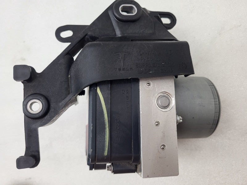 1044745 00 B ⭕17-23 Model 3 Anti-Lock Brake System ABS Pump Module w/ HCU Holder 1044745-00-B