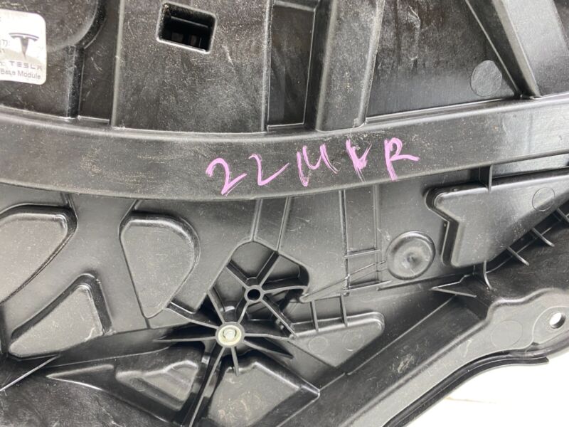 149550900D ⭕ 20-23 Model Y Front Right Window Regulator & Motor w/ Base Module 1495509-00-D