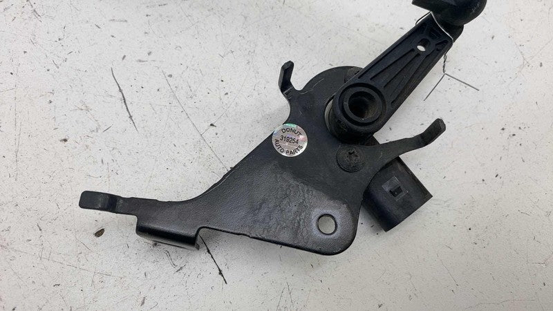 4KE941309D ⭕ 2019-2023 Audi e-Tron Rear Left Headlight Ride Height Level Sensor 4KE941309D