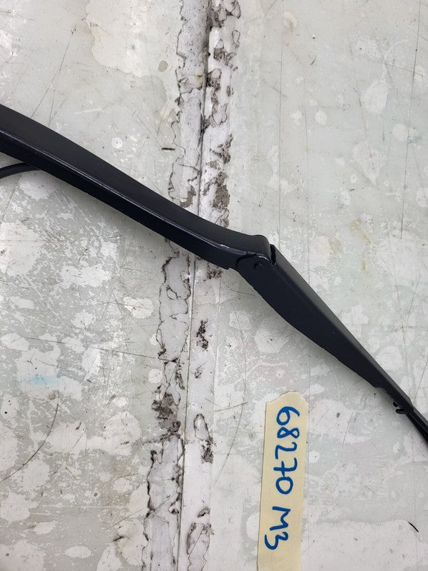 107672900C ⭕ 2017-2022 Tesla Model 3 Front Right Windshield Wiper Arm & Blade 1076729-00-C