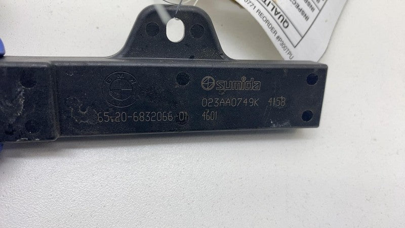 6832066-01 2021 BMW 530e G30 Smart Keyless Access Entry Antenna Sensor Control Module OEM
