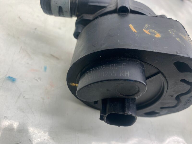 1037328-00-F 2016-2020 Tesla Model X Auxiliary Coolant Water Cooling Pump Assy 103732800F OEM