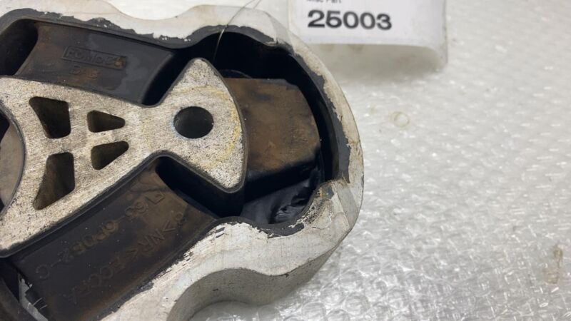 FV63 6P082 C 2013-2018 Ford C-Max Transmission Torque Mount Support Limiter Holder Assembly