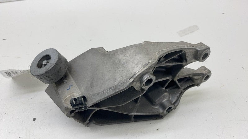6864595 ⭕ 2018-2023 BMW 530e Driver Side Engine Motor Mount Bracket Support Left 6864595
