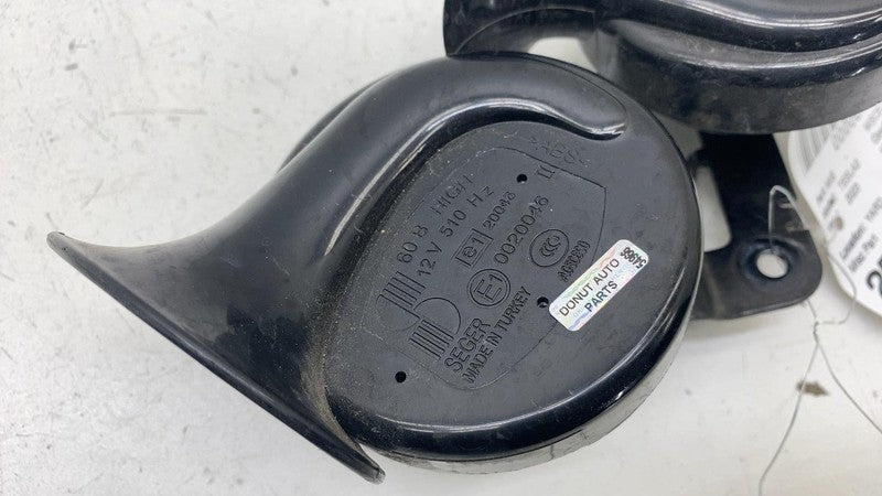 E10020046 ⭕ 2017-2023 Tesla Model 3 High + Low Pitch Tone Horn 510 & 410 Hertz w/ Bracket