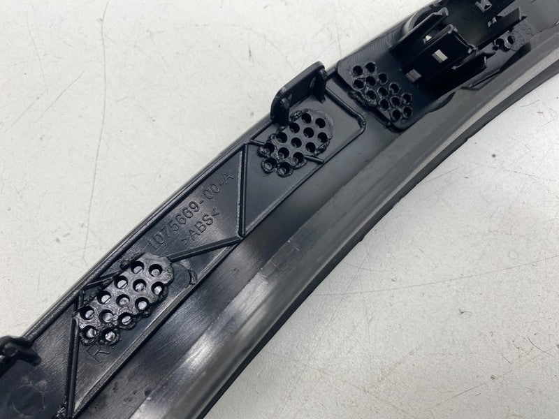 ⭕ 2016-2023 Tesla Model X Front Right Fender Flare Garnish Molding 183