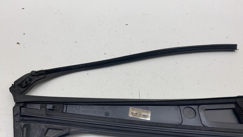 103236400C ⭕ 2016-2020 Tesla Model X Right B-Pillar Applique Glass w/ Seal RH 1032364-00-C