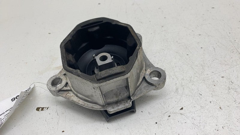 ⭕ 2021-2023 Polestar 2 Front Right Side Engine Motor Mount Bracket Insulator OEM