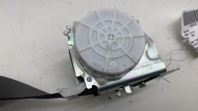 85062981 ⭕ 2025 Chevrolet Silverado 1500 Rear Right 2nd Row Seat Belt Retractor 85062981