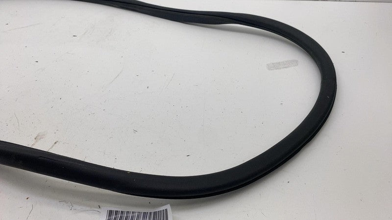 ⭕ 2017-2025 Chrysler Pacifica Front Left Door Body Weatherstrip Rubber