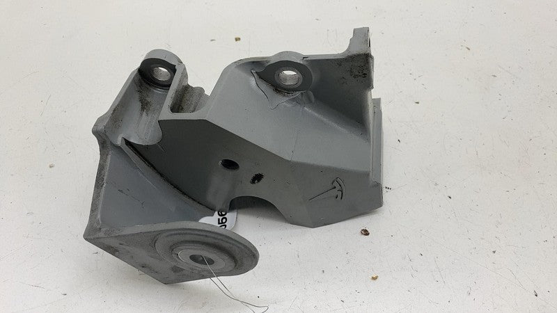 Does not apply 2016-2020 Tesla Model X Rear Right Engine Motor Mount Support Bracket Assembly