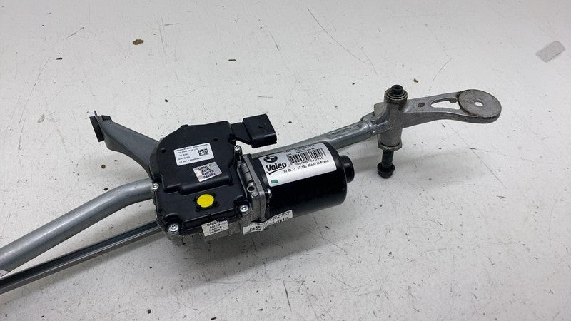 ⭕ 17-20 BMW 540i Front Windshield Wiper Motor & Transmission Linkage