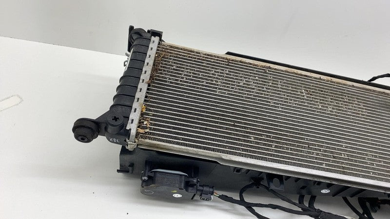 1007256 00 K 2012-2015 Tesla Model S MS Radiator Shutter Air Duct Center Intake Grille Assy