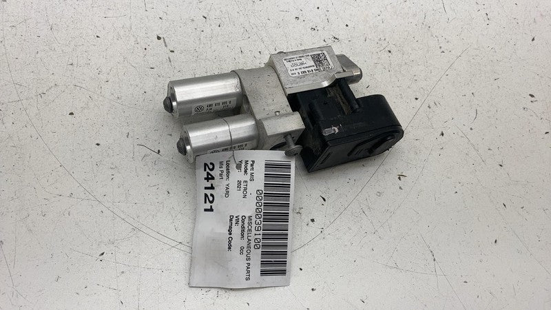 4M0 816 682 E ⭕ 19-23 Audi E-Tron Quattro Airconditioning Expansion Valve Connector 4M0816682E