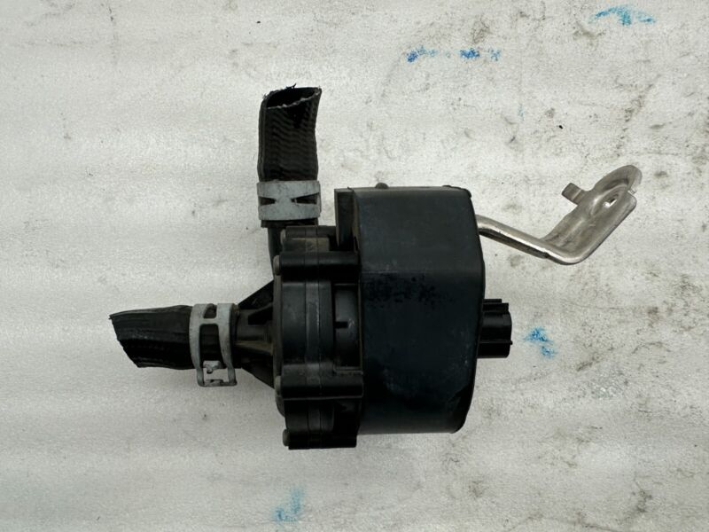 105452900F 2016-2020 Tesla Model X MX Additional Auxiliary Water Pump Assembly 1054529-00-F
