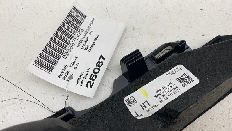1867539-20-E ⭕ 24-25 Tesla Model 3 Driver Side C-Pillar Upper Trim Cover Left LH 1867539-20-E