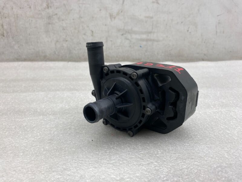 2012-2015 Tesla Model S Additional Cooling Water Pump Battery Coolant Assembly