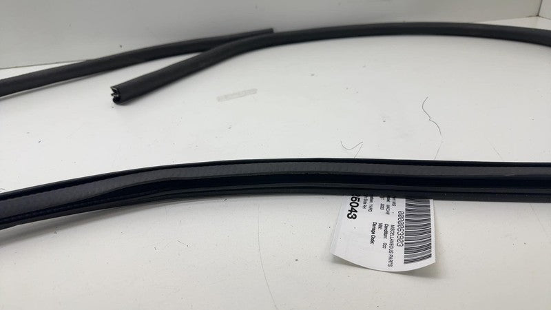 ⭕ 21-24 Mustang Mach-E Front Passenger Right Door Body Weatherstrip Rubber Seal