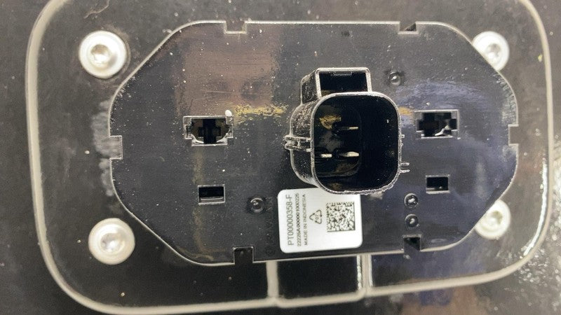 PT00002098L ⭕ 22-24 Rivian R1T Trunk Pick Up Box Right Side Trim Cover Panel RH PT00002098-L