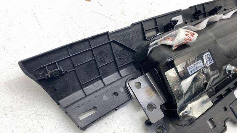 1077826-00-D ⭕ 2017-2023 Tesla Model 3 Right Lower Knee Safety Airbag Module RH 1077826-00-D