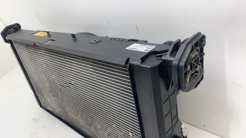 8641949-02 ⭕ 2014-2020 BMW i3 I01 Front Radiator A/C Condenser Fan Shroud Assembly 8641949