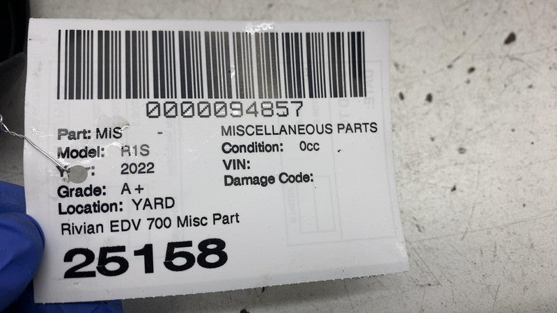 ⭕ 2022 Rivian EDV-700 Amazon Van Cupholder w/ Surround PT00042469 / PT