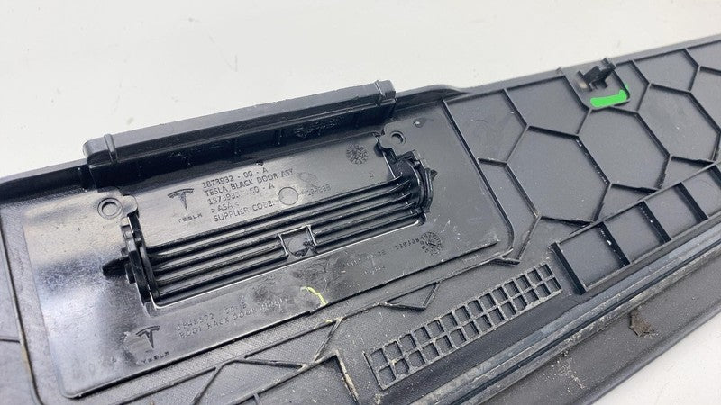 ⭕ 2024-2025 Tesla Cybertruck Passenger Bedside Sail Applique Right 174