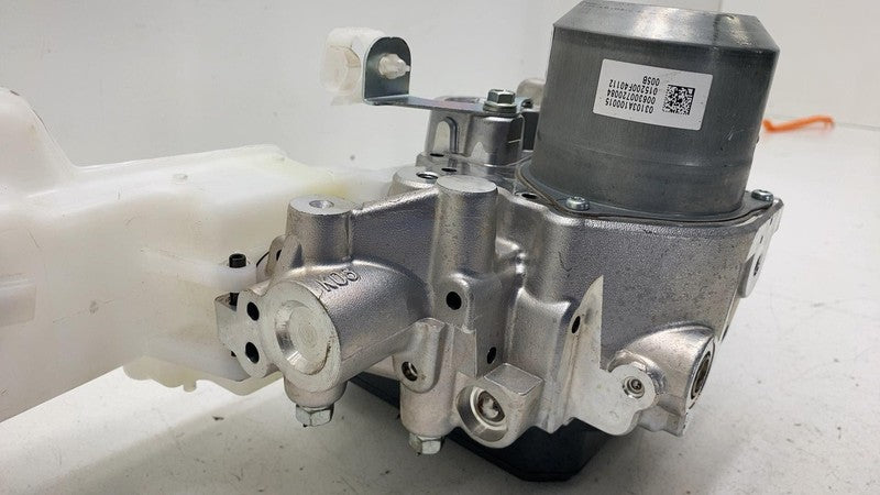 ⭕ 2023-2024 Toyota Prius Power Brake Booster w/ Reservoir Tank Assy 47