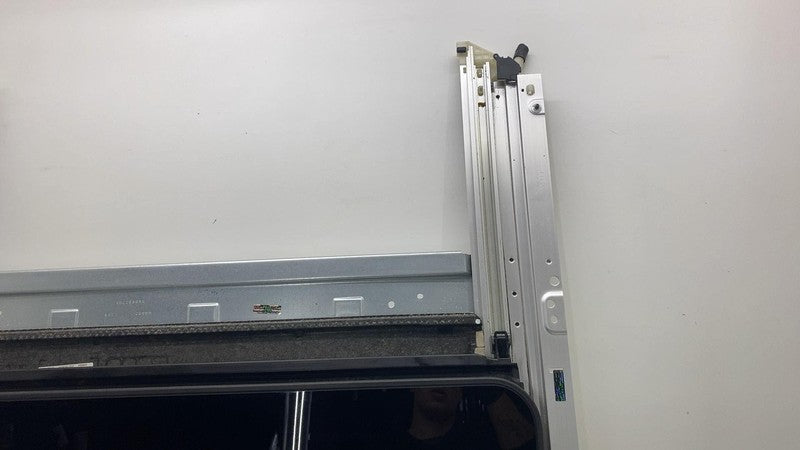 ⭕ 10-16 Mercedes-Benz E350 E-Class Panoramic Roof Glass Frame Track A2