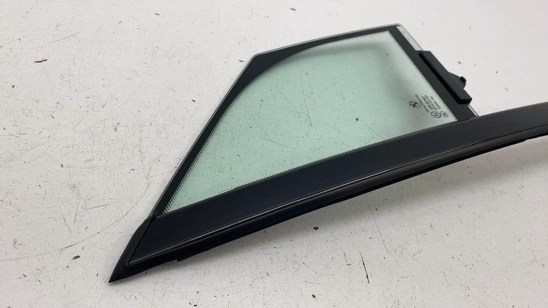 ⭕2014-2021 BMW i3 I01 Front Right Side Door Corner Vent Window Glass O