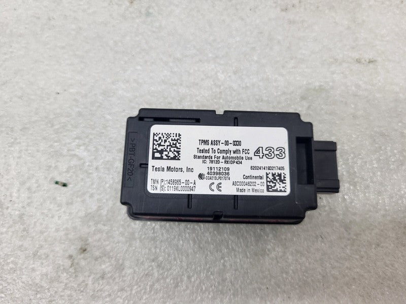 1458965 00 A ⭕2017-2023 Tesla Model 3 Tire Pressure Monitor Sensor TPMS Receiver 1458965-00-A