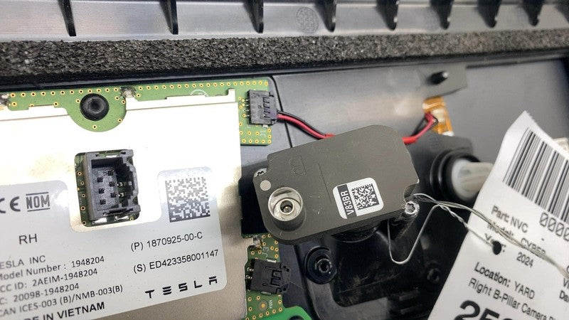 184857700D ⭕ 24-25 Tesla Cybertruck Passenger B-Pillar Applique Molding Right 1848577-00-D