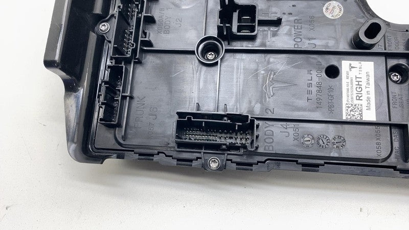 149784800D 2020-2024 Tesla Model Y Right Low Voltage Controller Electronic Control Module