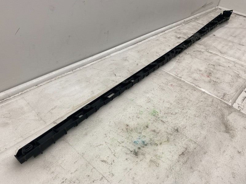 104669000B ⭕ 16-23 Model X Driver Side Rocker Carrier Panel Trim Bracket Left 1046690-00-B