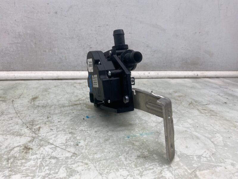 2012-2020 Tesla Model S MS Coolant Pump Cooling Valve Actuator 4-Way w/ Bracket