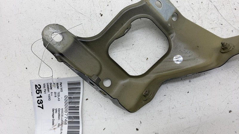 ⭕ 2017-2023 Tesla Model 3 M3 Front Right Fender Support Bracket RH 108