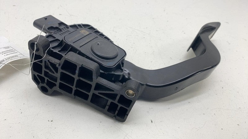 G2331-00348 ⭕ 2017-2023 Tesla Model 3 Front Accelerator Gas Pedal Throttle Sensor Pad OEM