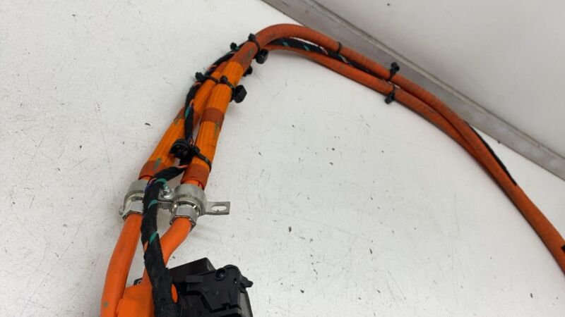 102604100O 2014-2020 Tesla Model S High Voltage Inlet Chargeport w/ Harness Charging Cable