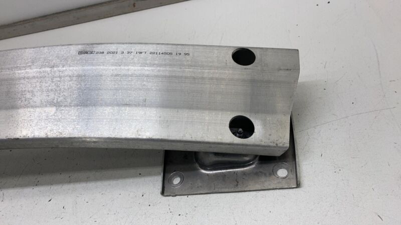 153048499B ⭕ 17-23 Model 3 Rear Bumper Beam Extrusion Reinforcement Impact Bar 1530484-99-B