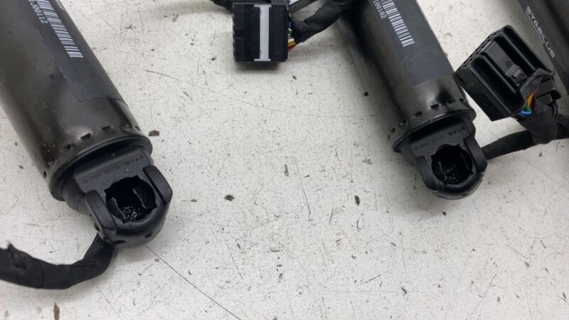 106344000F 16-23 Model X Front & Rear Door & Liftgate Power Strut 1063440-00-F/1063441-00-F