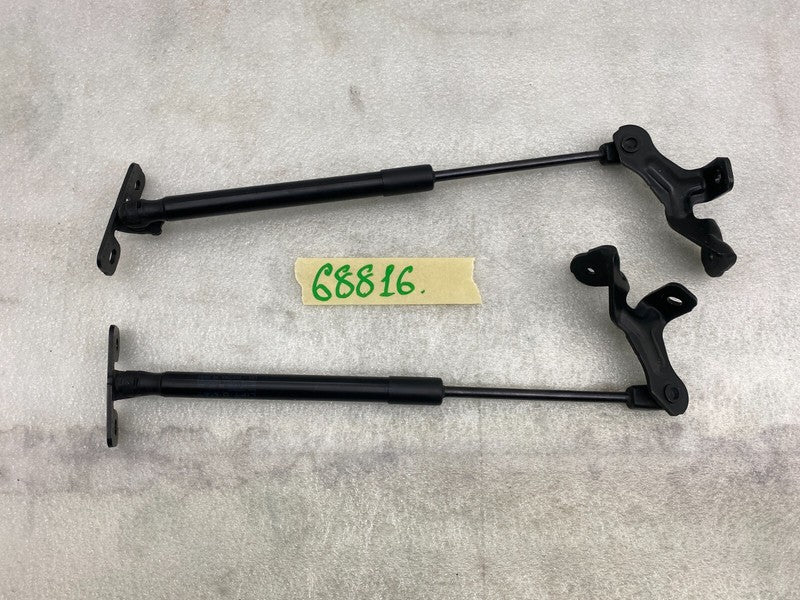 1091472 00 B 17-23 Model 3 Front Left/Right Bonnet Hood Shock Strut Lift Support 1091472-00-B