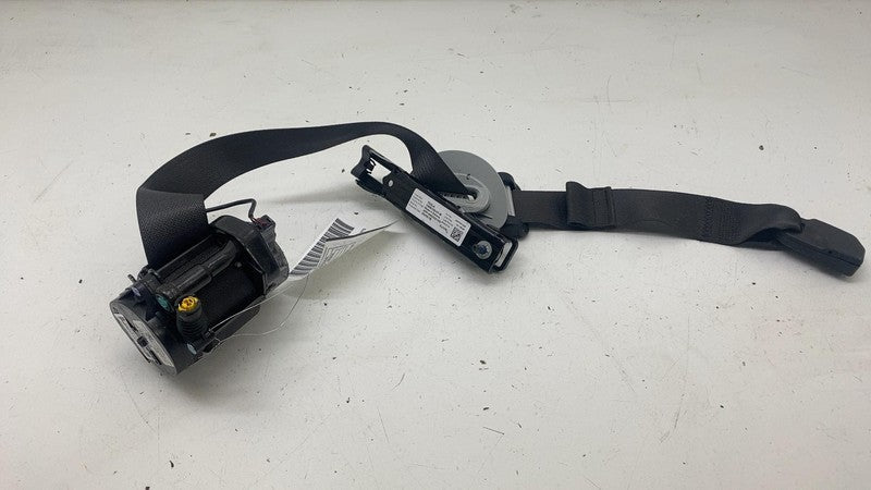 106813001B ⭕ 2017-2023 Tesla Model 3 Front Right 1st Row Seat Belt & Retractor 1081279-01-F