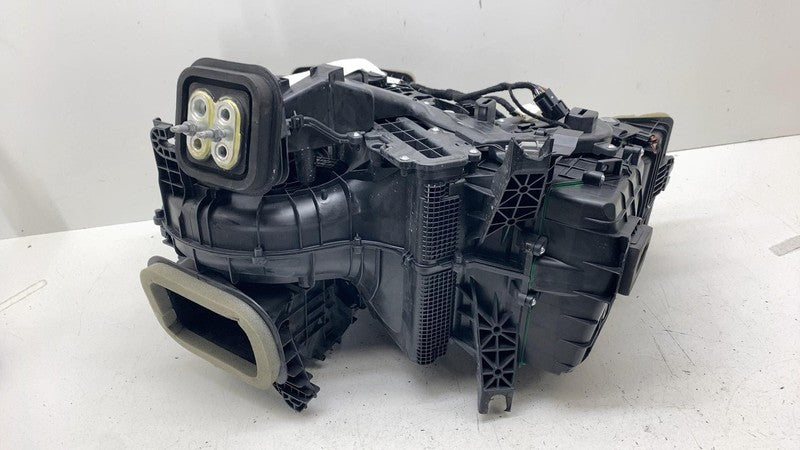 C200455738K ⭕ 2025 Rivian R1S HVAC A/C Heater Blower Housing Case Box Assembly PT00455773-G