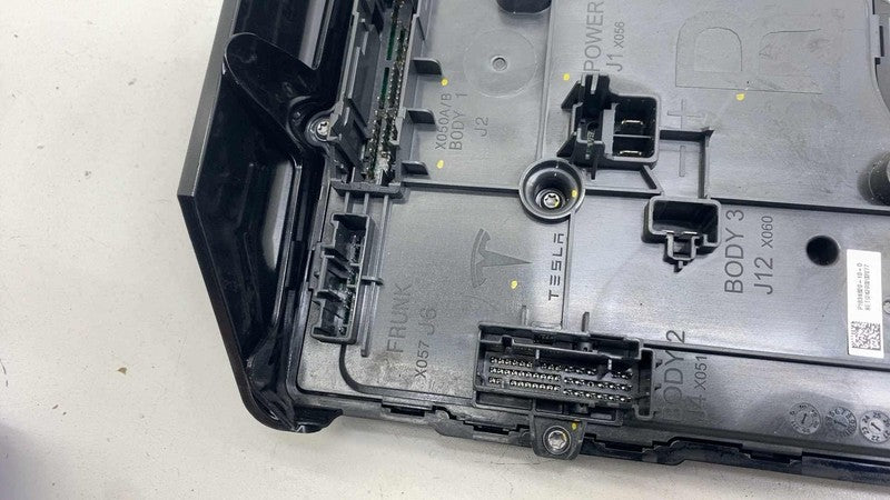 ⭕24-25 Model 3 Front Right Frunk Low Voltage Body Controller Module 18