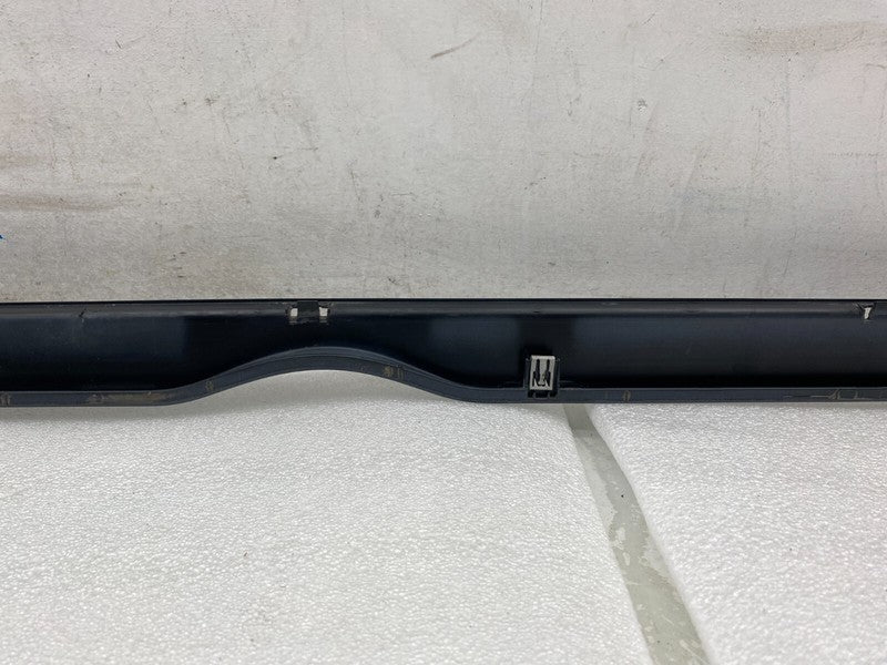 101221700F ⭕12-23 Tesla Model S Passenger Side Skirt Molding Scuff Plate Right 1012217-00-F