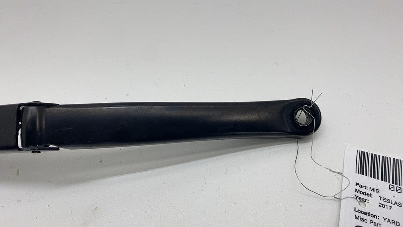 105339900A 2012-2020 Tesla Model S Front Passenger Windshield Wiper Arm Right 1053399-00-A
